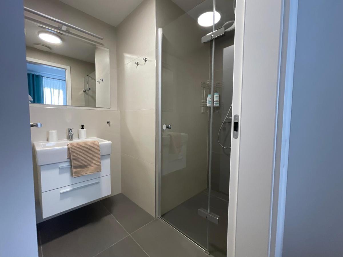 Apartment Sag Sky Park Free Parking And Wi-fi Bratislava